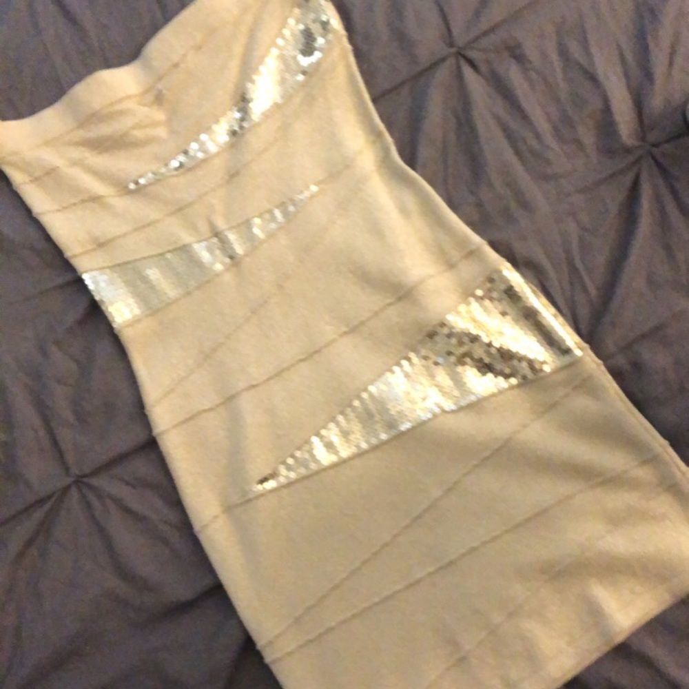 Size S strapless sparkly gold sequin fitted dress